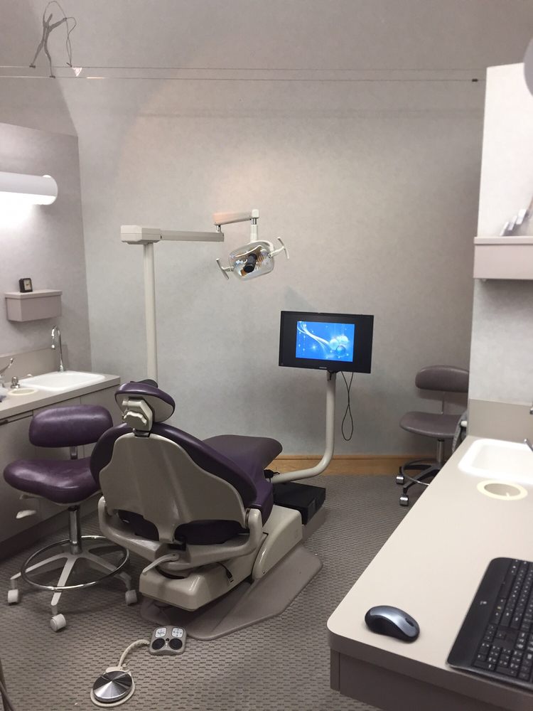 Treatment suite where Millbrae area patients can receive custom dental services based on their needs. 